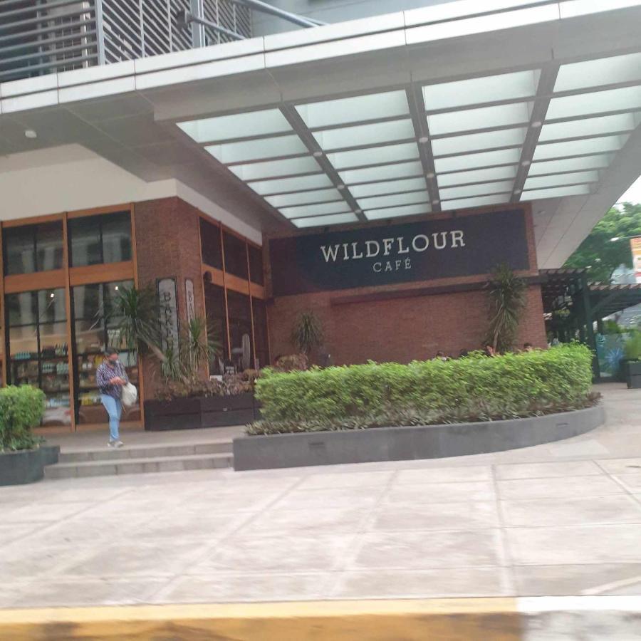 Cozy 1Br Uptown Parksuites Tower1 Bgc Manila Exterior foto
